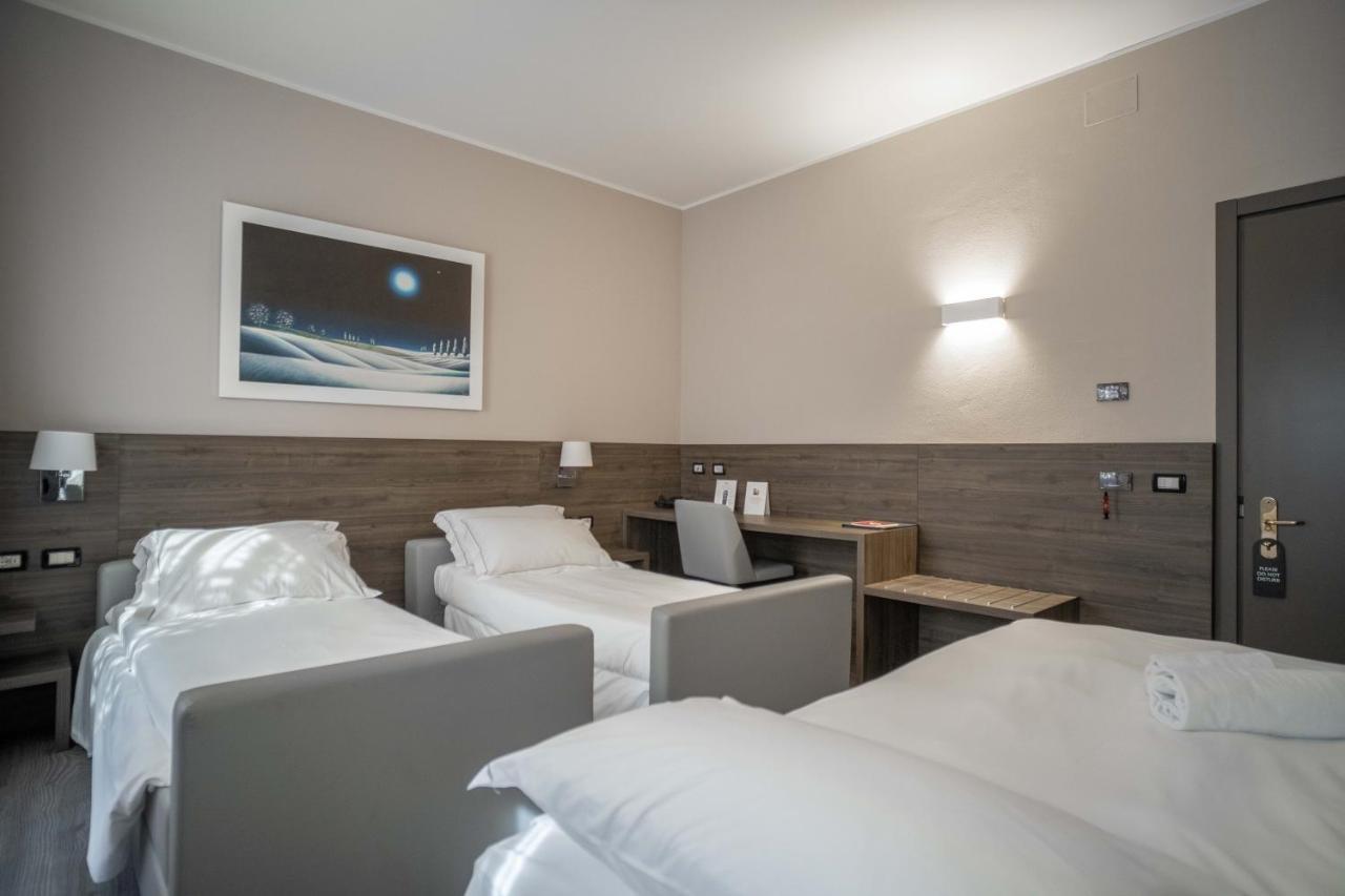 Hotel Guerro Кастельветро-ді-Модена Екстер'єр фото