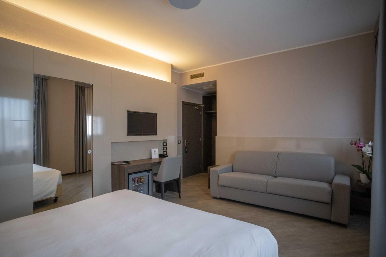 Hotel Guerro Кастельветро-ді-Модена Екстер'єр фото