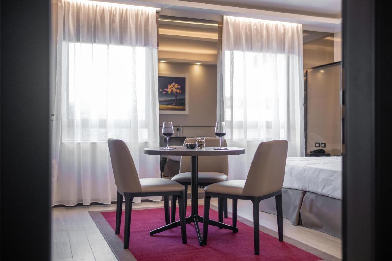 Hotel Guerro Кастельветро-ді-Модена Екстер'єр фото